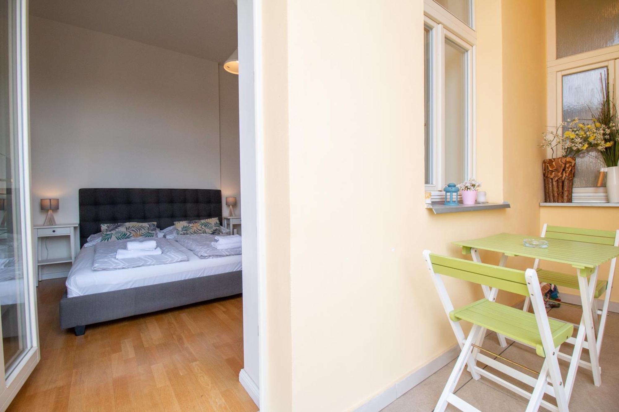 Stay Inn Apartments Stepanska ปราก ภายนอก รูปภาพ