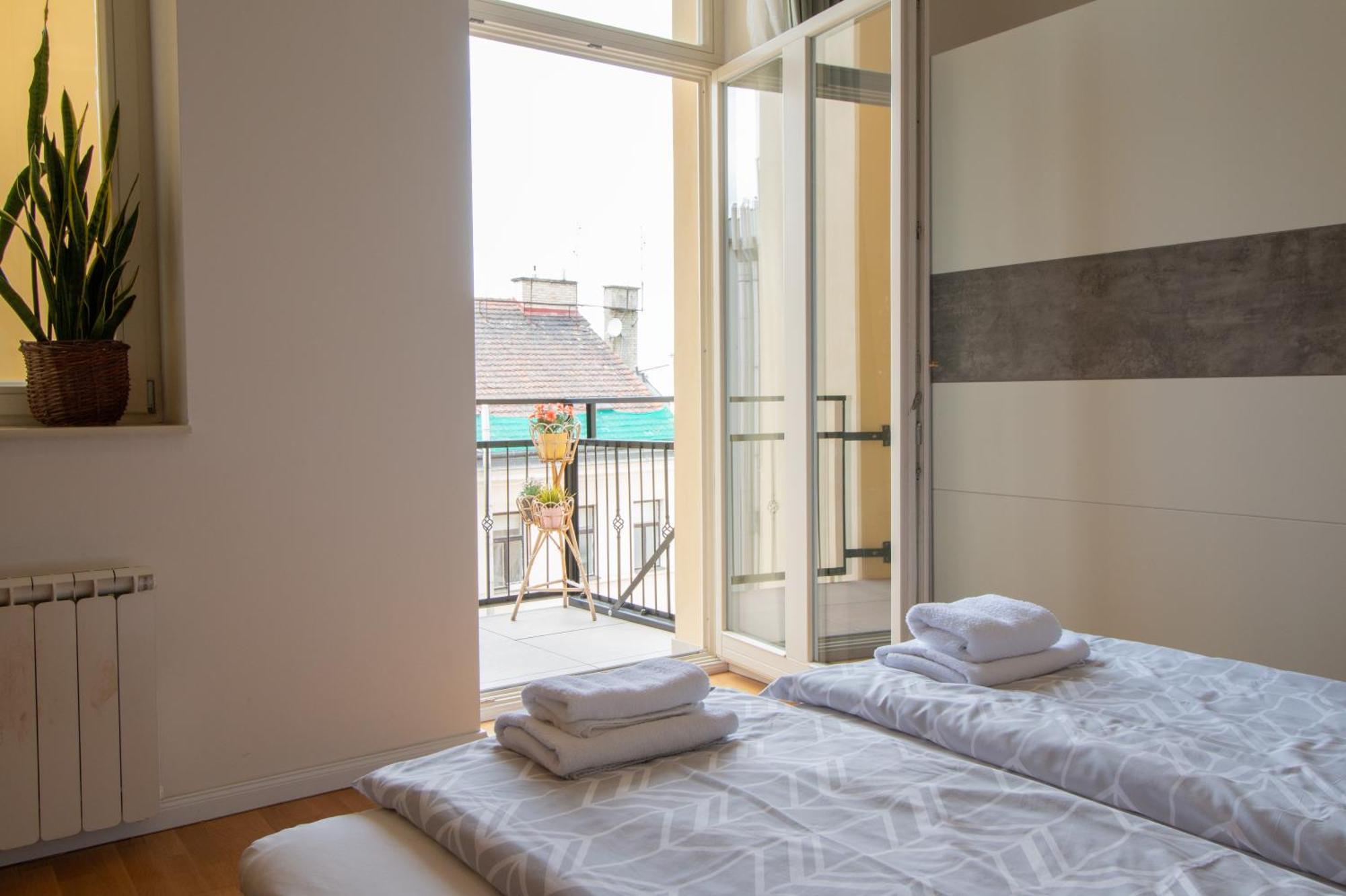 Stay Inn Apartments Stepanska ปราก ภายนอก รูปภาพ
