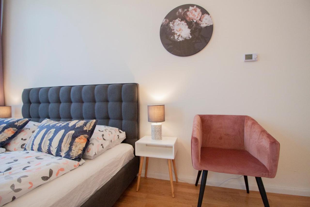 Stay Inn Apartments Stepanska ปราก ภายนอก รูปภาพ